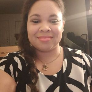 Meet your Posher, Andrea